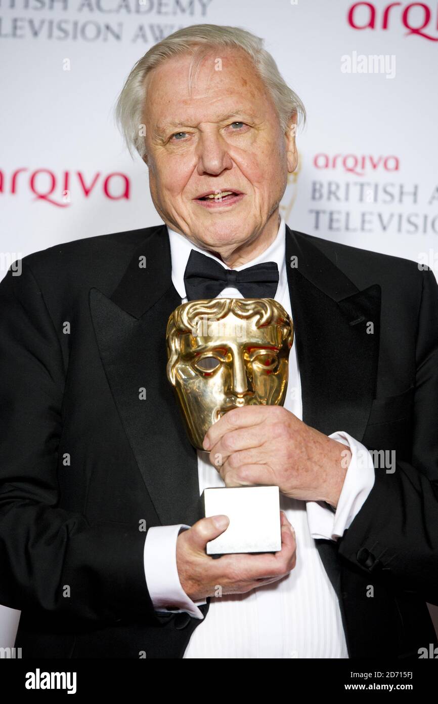 David Attenborough avec le prix spécialisé factuel du Musée d'histoire naturelle Alive 3D, lors des Arqiva British Academy Television Awards 2014 au Theatre Royal, Drury Lane, Londres. Banque D'Images