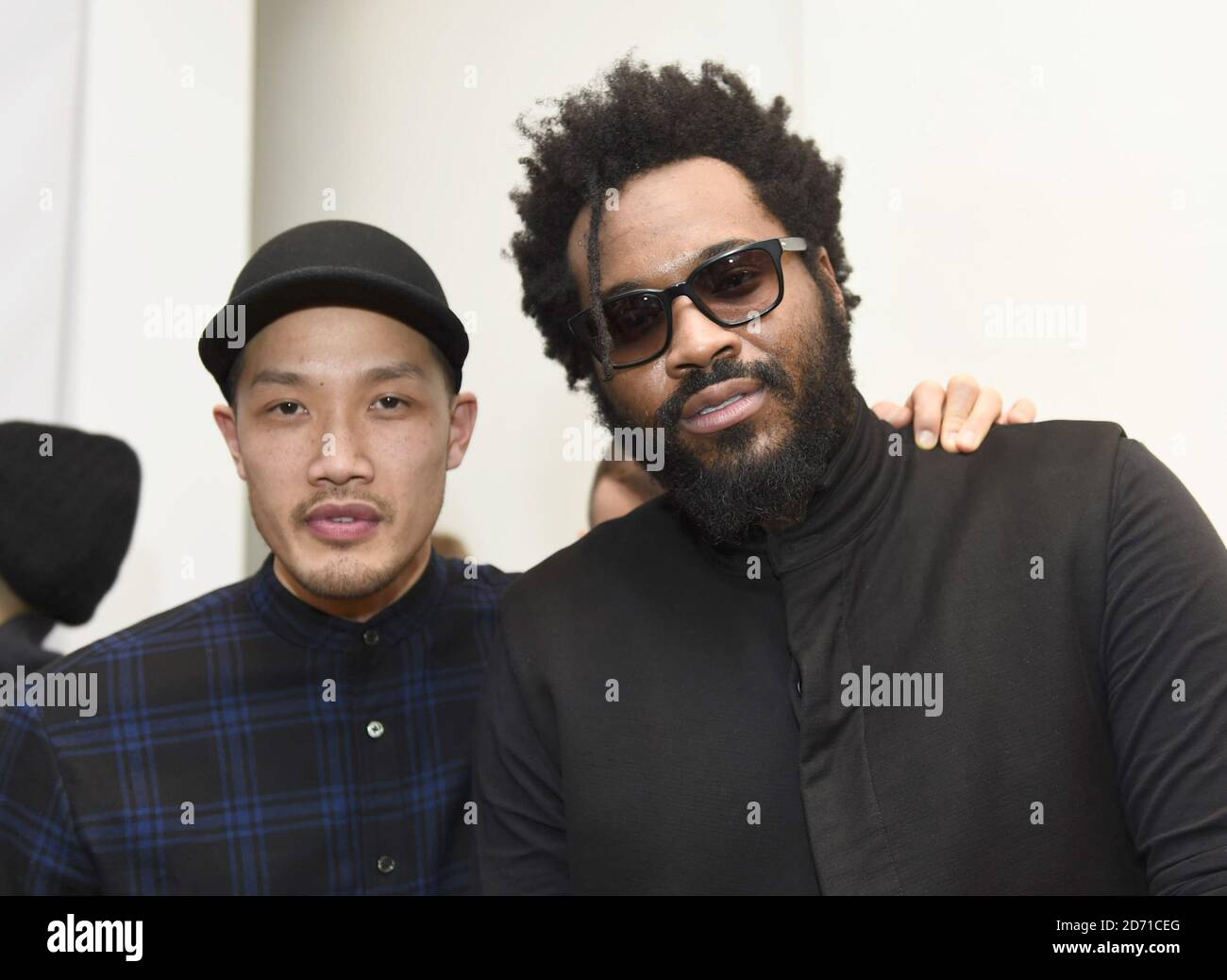 Les designers Maxwell Osborne et Dao-yi Chow de la marque de mode « public School », lauréat de la Grande finale de vêtements pour hommes du Prix Woolmark International, qui s'est tenue à Somerset House dans le cadre des collections de Londres : Men 2015. Banque D'Images