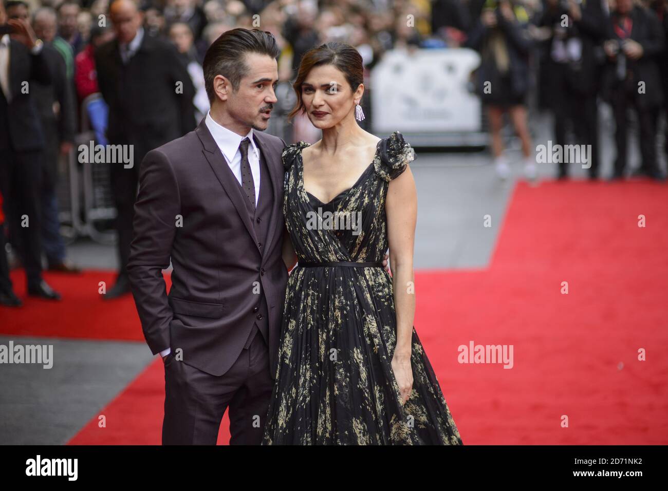 Colin Farrell et Rachel Weisz assistent à la projection officielle du homard lors du 59ème BFI London film Festival à vue West End, Leicester Square, Londres. Banque D'Images