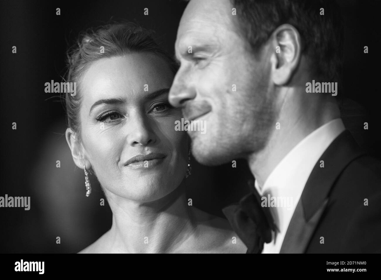 Kate Winslet et Michael Fassbender assistent à la première de Steve Jobs, qui s'est tenue à Leicester Square, Londres, dans le cadre du 59e BFI London film Festival. Banque D'Images