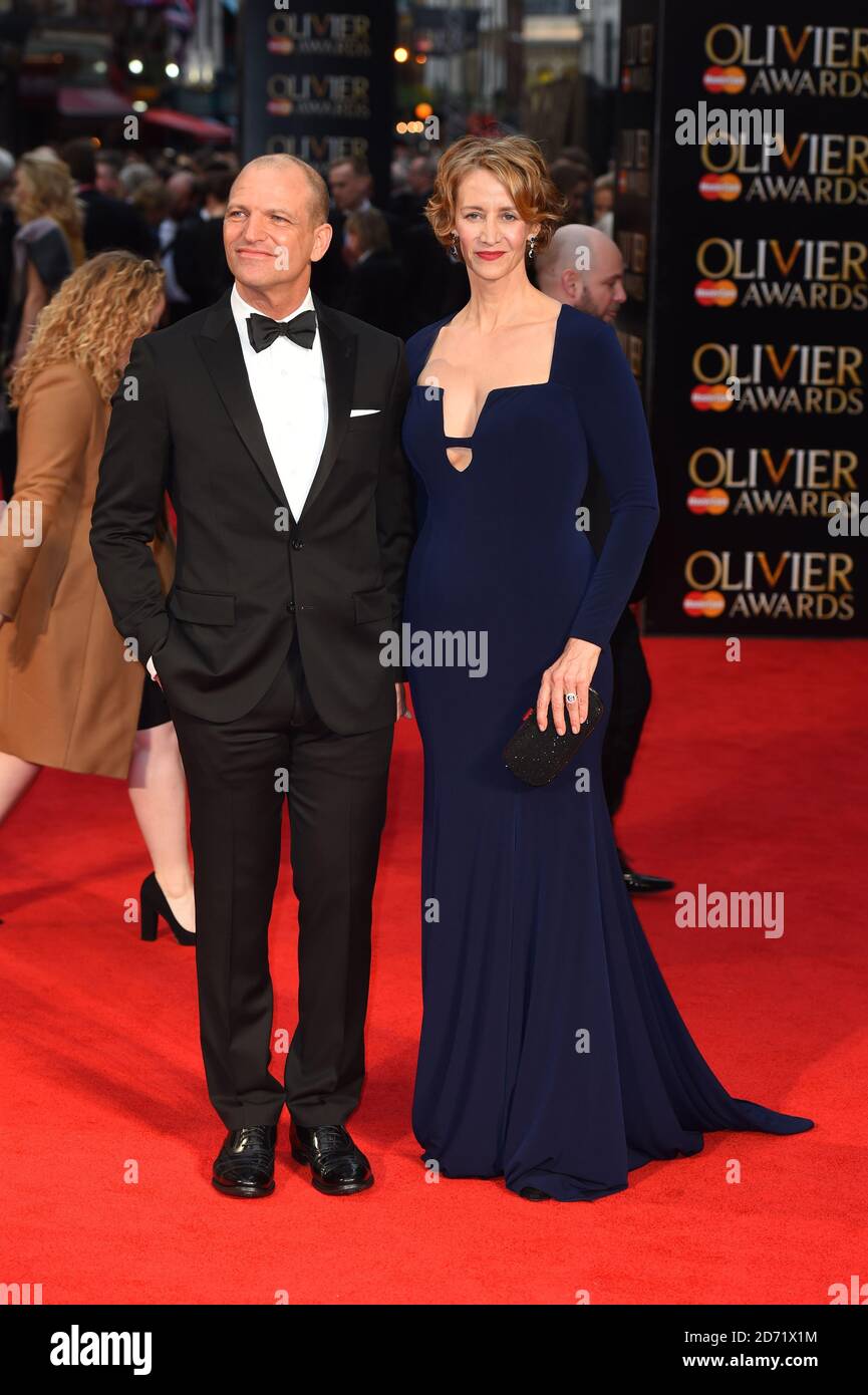 Joe Coleman et Janet McTeer assistent aux Olivier Awards, à l'Opéra Royal de Londres. Banque D'Images