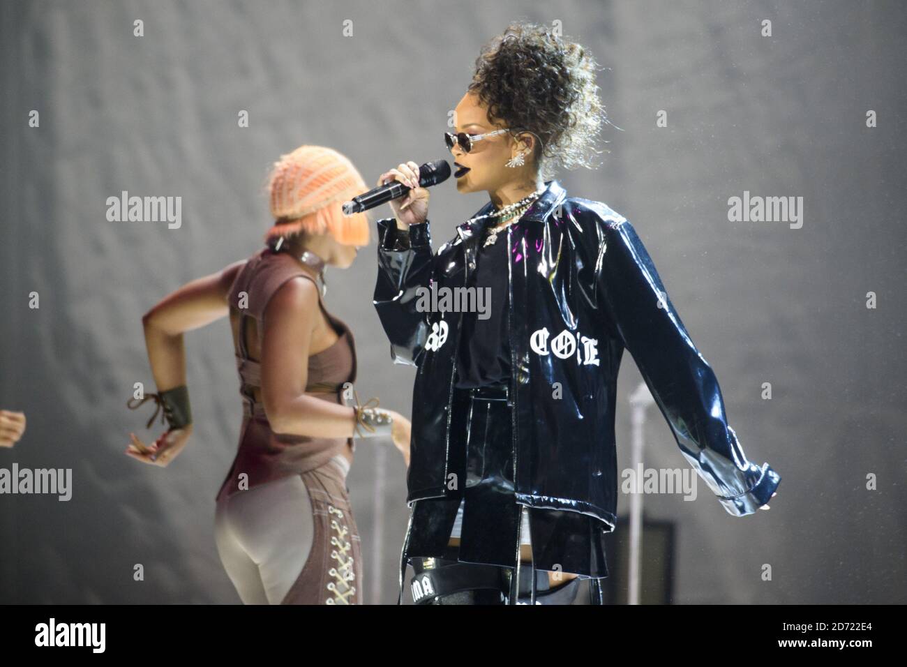 Rihanna qui se déroule pendant le V Festival à Hylands Park à Chelmsford, Essex. Date de la photo: Dimanche 21 août 2016. Le crédit photo devrait se lire: EMPICS Entertainment. Banque D'Images