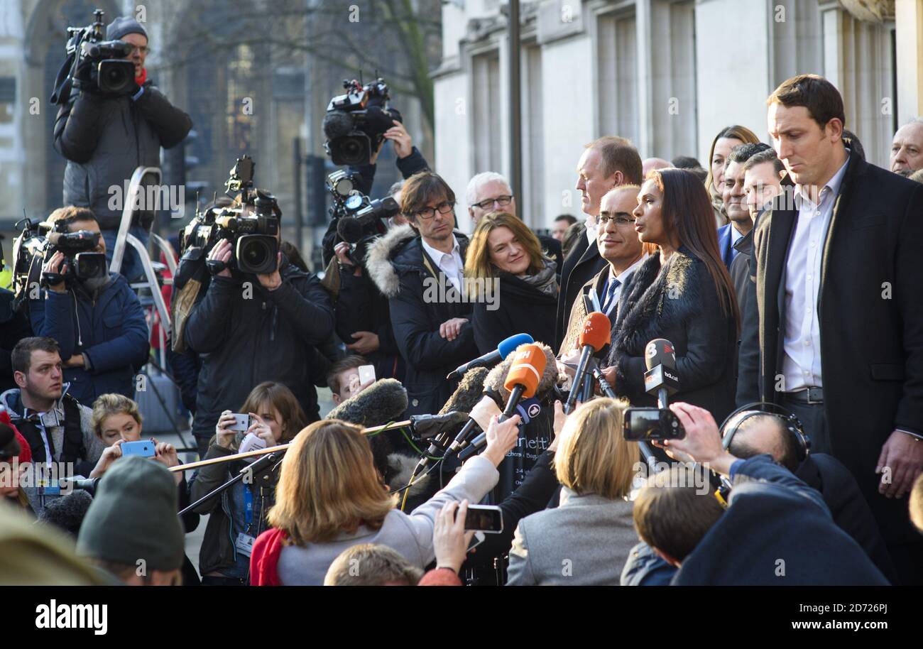 Gina Miller parle aux médias en dehors de la Cour suprême de Londres où les juges ont décidé que le gouvernement ne peut pas déclencher le Brexit sans une loi du Parlement. Date de la photo: Mardi 24 janvier 2016. Le crédit photo devrait se lire: Matt Crossick/ EMPICS Entertainment. Banque D'Images