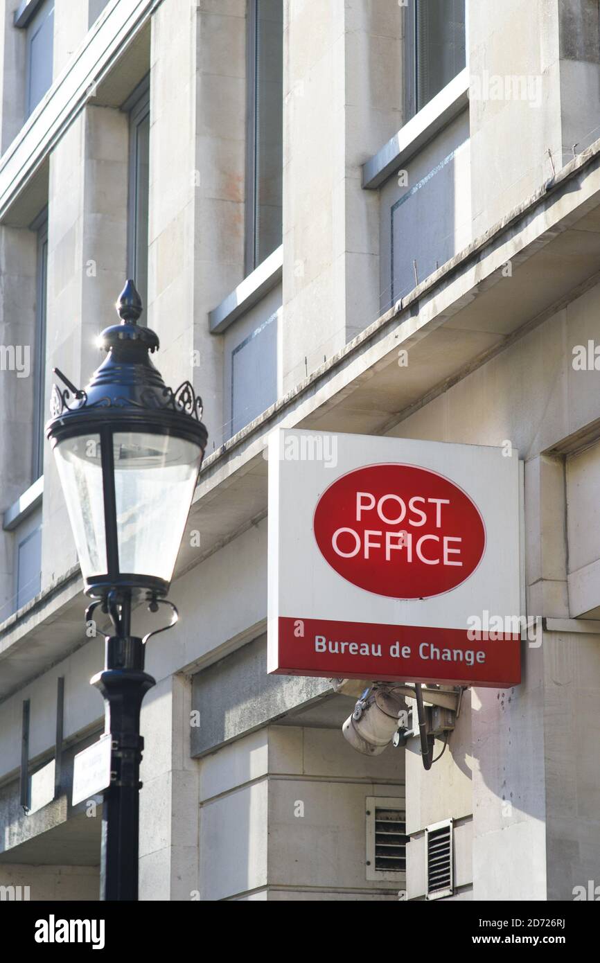 Vue générale du bureau de poste de Trafalgar Square dans le centre de  Londres. Jusqu'à 60 bureaux de poste seront transférés au secteur privé, ce  qui, avec les coupures d'emplois et les