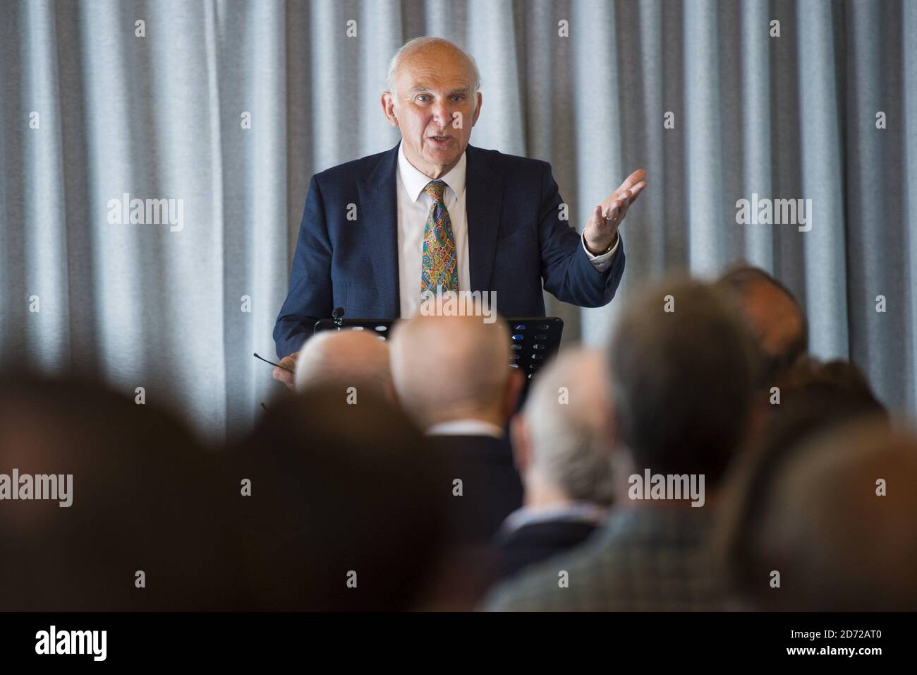 Sir Vince Cable, chancelier de l’ombre libéral-démocrate, prononce un discours sur les conséquences économiques du Brexit tout en visitant un espace de travail commun à Borough, dans le sud de Londres. Date de la photo: Vendredi 2 juin 2017. Le crédit photo devrait se lire: Matt Crossick/ EMPICS Entertainment. Banque D'Images