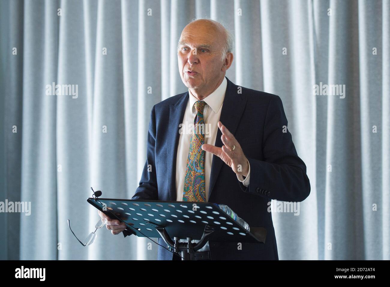 Sir Vince Cable, chancelier de l’ombre libéral-démocrate, prononce un discours sur les conséquences économiques du Brexit tout en visitant un espace de travail commun à Borough, dans le sud de Londres. Date de la photo: Vendredi 2 juin 2017. Le crédit photo devrait se lire: Matt Crossick/ EMPICS Entertainment. Banque D'Images