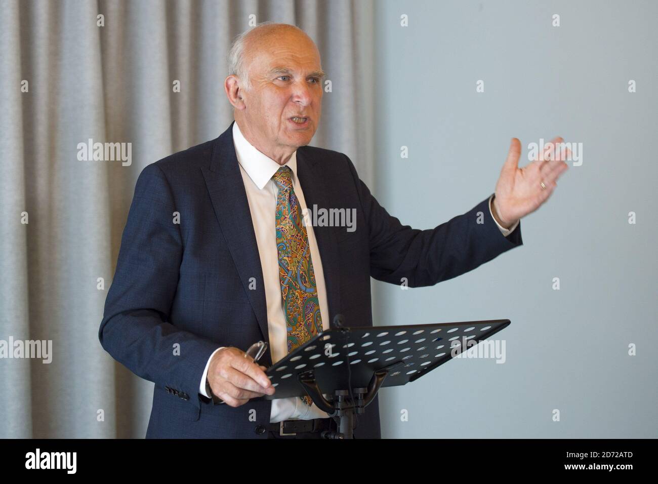 Sir Vince Cable, chancelier de l’ombre libéral-démocrate, prononce un discours sur les conséquences économiques du Brexit tout en visitant un espace de travail commun à Borough, dans le sud de Londres. Date de la photo: Vendredi 2 juin 2017. Le crédit photo devrait se lire: Matt Crossick/ EMPICS Entertainment. Banque D'Images