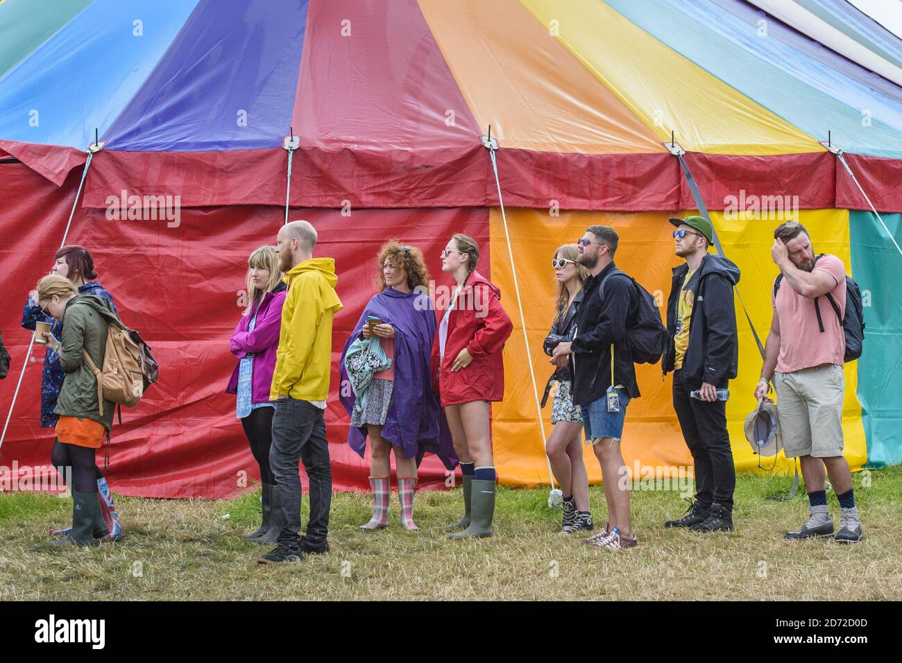 Atmosphère pendant le festival Glastonbury à la ferme de Worry à Pilton, Somerset. Date de la photo: Dimanche 25 juin 2017. Le crédit photo devrait se lire: Matt Crossick/ EMPICS Entertainment. Banque D'Images