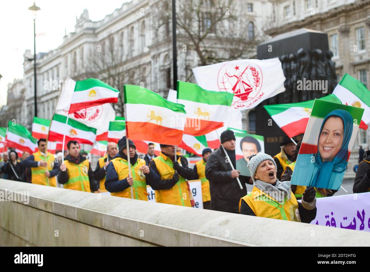 Les membres de la communauté anglo-iranienne tiennent un rassemblement face à Downing Street, Londres, en solidarité avec les manifestations anti-régime nationales qui ont lieu actuellement en Iran. Les manifestants ont appelé le gouvernement britannique à soutenir la campagne pour un changement démocratique en Iran. Date de la photo: Jeudi 4 janvier 2018. Le crédit photo devrait se lire: Matt Crossick/ EMPICS Entertainment. Banque D'Images