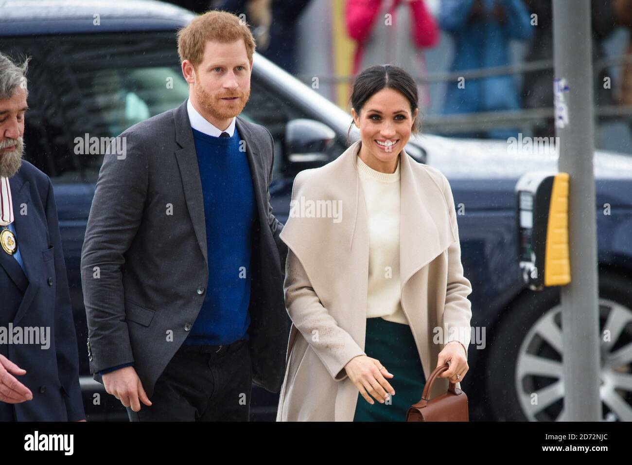 Le Prince Harry et Meghan Markle arrivent à l'attraction Titanic Belfast à Belfast, en Irlande du Nord. Date de la photo : vendredi 23 mars 2018. Le crédit photo devrait se lire: Matt Crossick/ EMPICS Entertainment. Banque D'Images