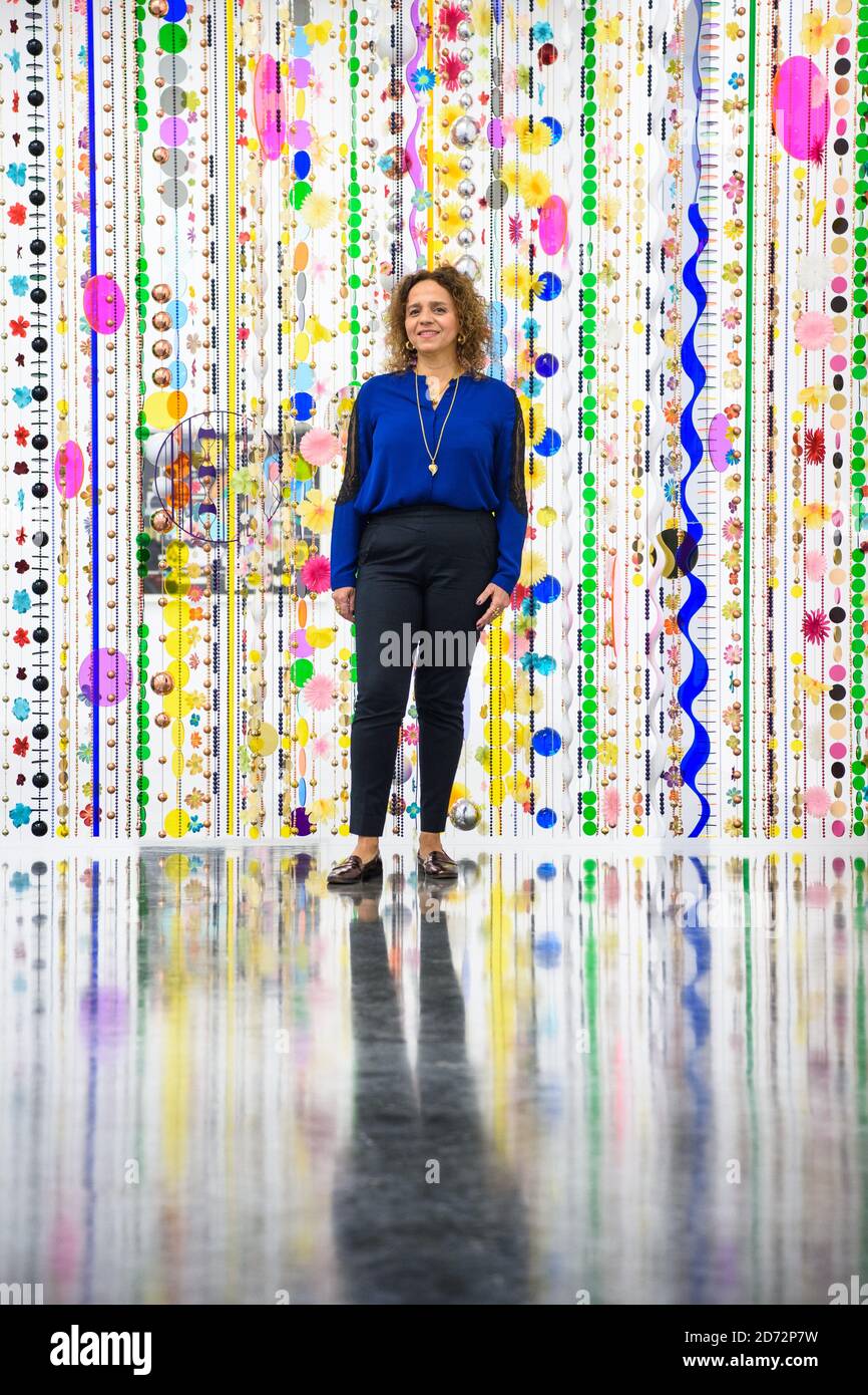 Artiste Beatriz Milhazes photographiée à l'ouverture de son nouveau spectacle solo à la galerie White Cube Bermondsey à Londres. L'exposition, appelée Rio Azul, se déroule du 18 avril au 1er juillet. Date de la photo: Mardi 17 avril 2018. Le crédit photo devrait se lire: Matt Crossick/ EMPICS Entertainment. Banque D'Images