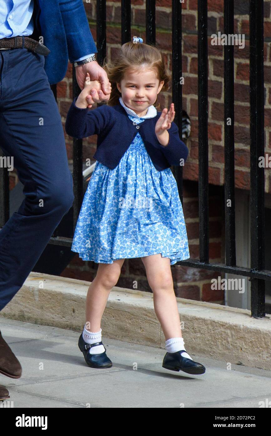 Le duc de Cambridge et la princesse Charlotte arrivent à l'aile Lindo à l'hôpital St Mary's de Paddington, Londres. Le crédit photo devrait se lire: Matt Crossick/EMPICS Entertainment Banque D'Images