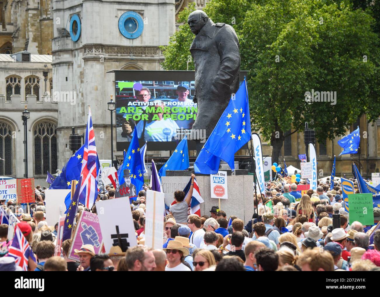 Les manifestants anti-Brexit occupent la place du Parlement dans le centre de Londres, lors de la marche électorale du peuple, qui a appelé à un vote sur l'accord final sur le Brexit. Date de la photo: Samedi 23 juin 2018. Le crédit photo devrait se lire: Matt Crossick/ EMPICS Entertainment. Banque D'Images