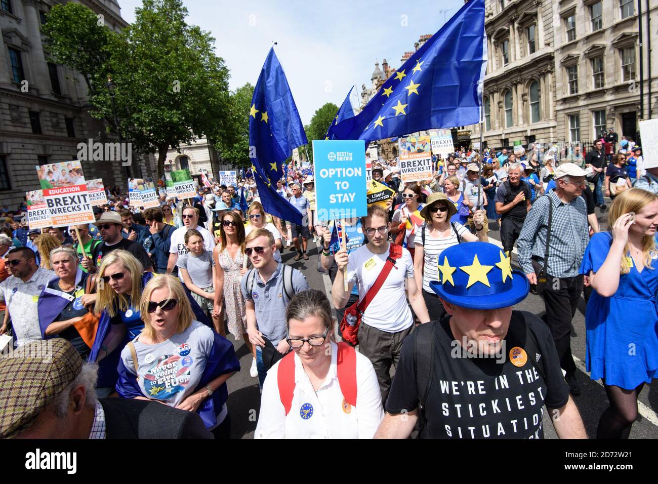 Les manifestants anti-Brexit occupent la place du Parlement dans le centre de Londres, lors de la marche électorale du peuple, qui a appelé à un vote sur l'accord final sur le Brexit. Date de la photo: Samedi 23 juin 2018. Le crédit photo devrait se lire: Matt Crossick/ EMPICS Entertainment. Banque D'Images