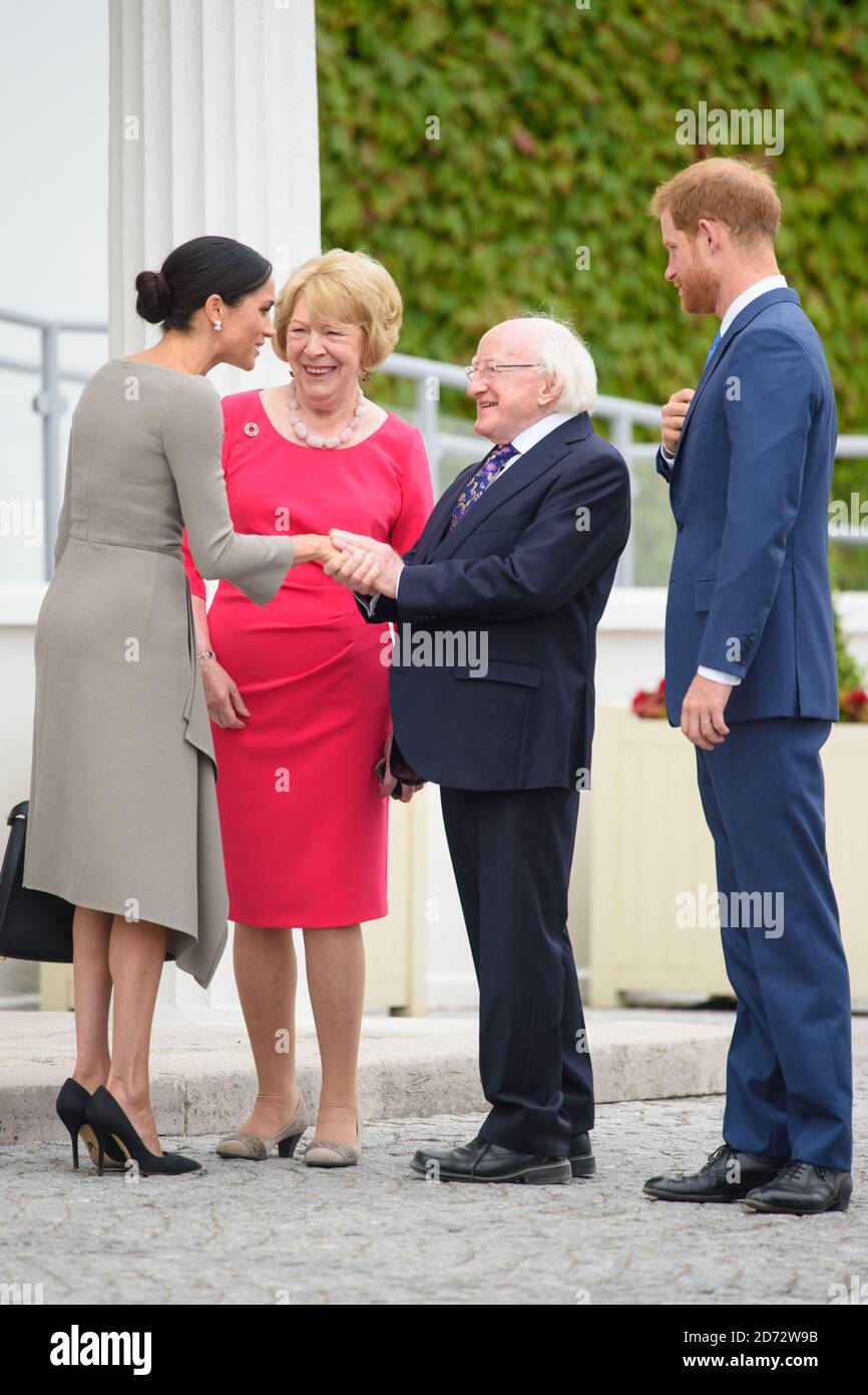 Meghan Markle, la duchesse de Sussex et le prince Harry, le duc de Sussex avec le président Michael D Higgins et Sabina Higgins photographiés à Aras an Uachtarain le deuxième jour de la visite du couple royal à Dublin, en Irlande. Date de la photo: Mercredi 11 juillet 2018. Le crédit photo devrait se lire: Matt Crossick/ EMPICS Entertainment. Banque D'Images