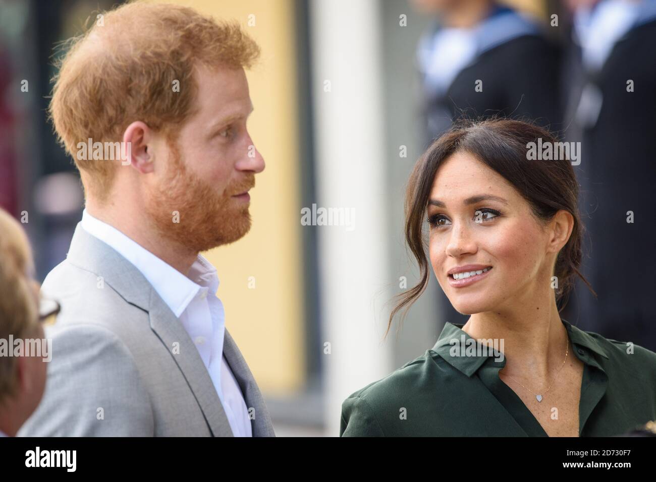 Le prince Harry et Meghan Markle, le duc et la duchesse de Sussex arrivent à l'Université de Chichester, Bognor Regis, West Sussex, dans le cadre de leur première visite officielle conjointe à Sussex. Date de la photo: Mercredi 3 octobre 2018. Le crédit photo devrait se lire: Matt Crossick/ EMPICS. Banque D'Images