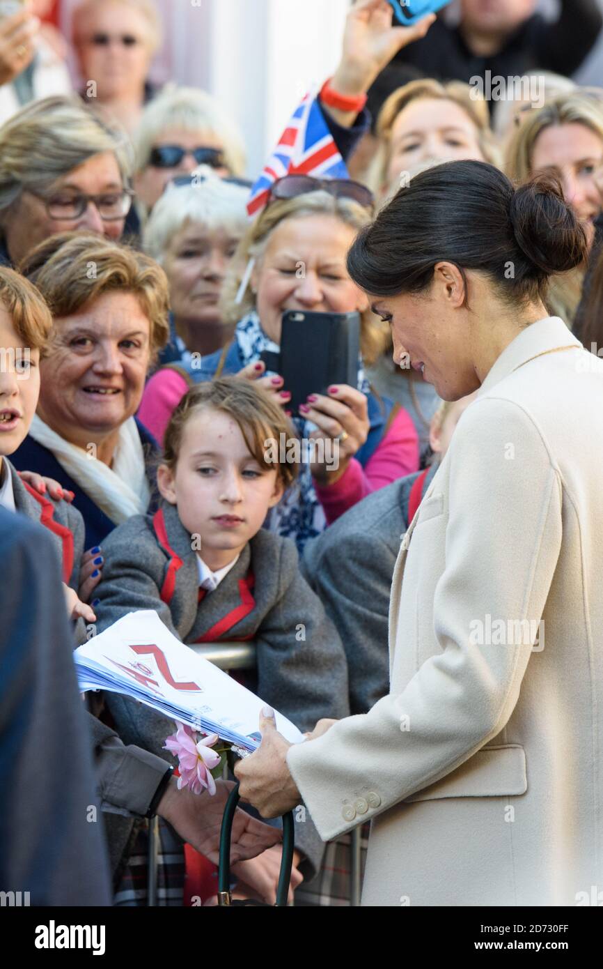 Meghan Markle, la duchesse de Sussex, à l'occasion d'un tour à pied à la Maison EDE, rue West, Chichester, dans le cadre de leur première visite officielle conjointe à Sussex. Date de la photo: Mercredi 3 octobre 2018. Le crédit photo devrait se lire: Matt Crossick/ EMPICS. Banque D'Images