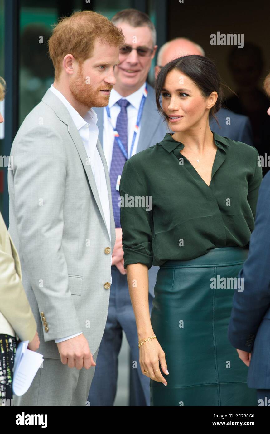 Le prince Harry et Meghan Markle, duc et duchesse de Sussex, quittent l'Université de Chichester, Bognor Regis, West Sussex, dans le cadre de leur première visite officielle conjointe à Sussex. Date de la photo: Mercredi 3 octobre 2018. Le crédit photo devrait se lire: Matt Crossick/ EMPICS. Banque D'Images