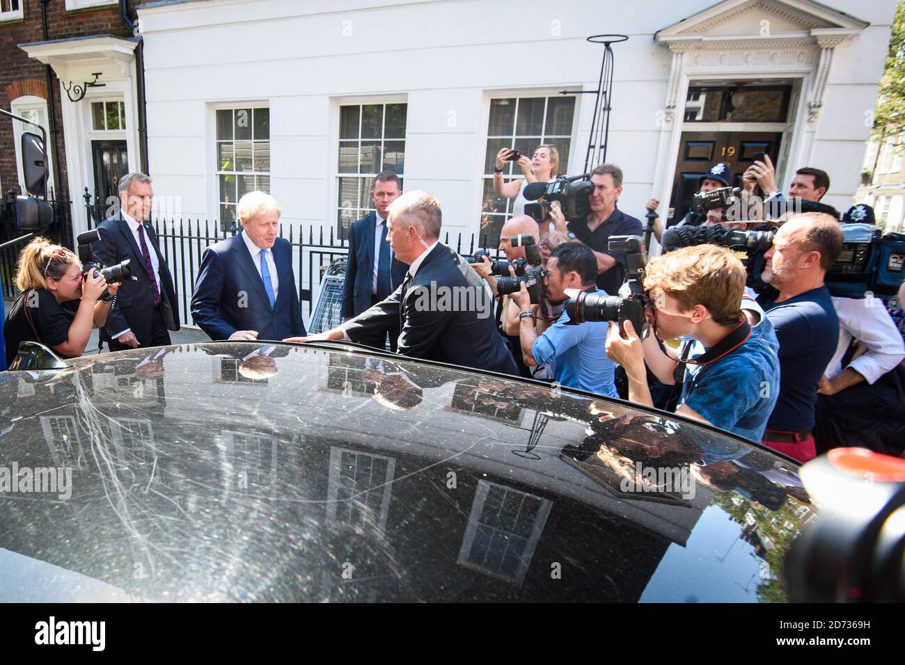 Boris Johnson quitte son bureau de campagne à Great College Street, Londres, avant l'annonce du gagnant du concours de leadership conservateur. Date de la photo: Mardi 23 juillet 2019. Le crédit photo devrait se lire: Matt Crossick/Empics Banque D'Images