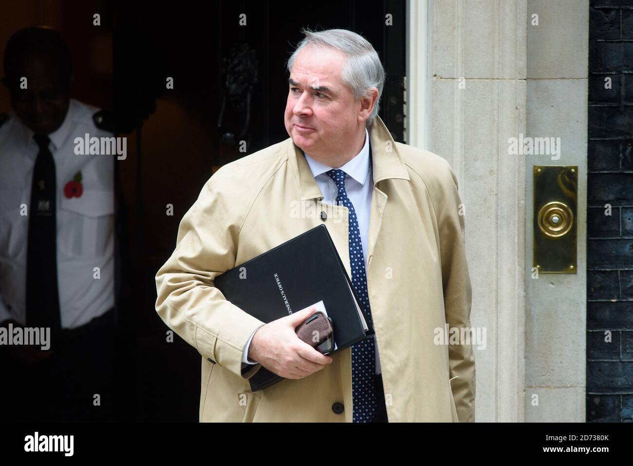 Le procureur général Geoffrey Cox quitte une réunion du Cabinet à Downing Street, Londres. Date de la photo: Mardi 29 octobre 2019. Le crédit photo devrait se lire: Matt Crossick/Empics Banque D'Images