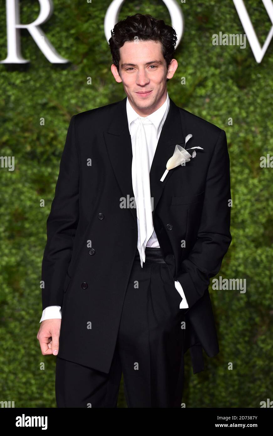 Josh O'Connor assiste à la première de la saison trois de la couronne de Netflix, qui s'est tenue au Curzon Mayfair à Londres. Le crédit d'image devrait se lire: Matt Crossick/EMPICS Banque D'Images