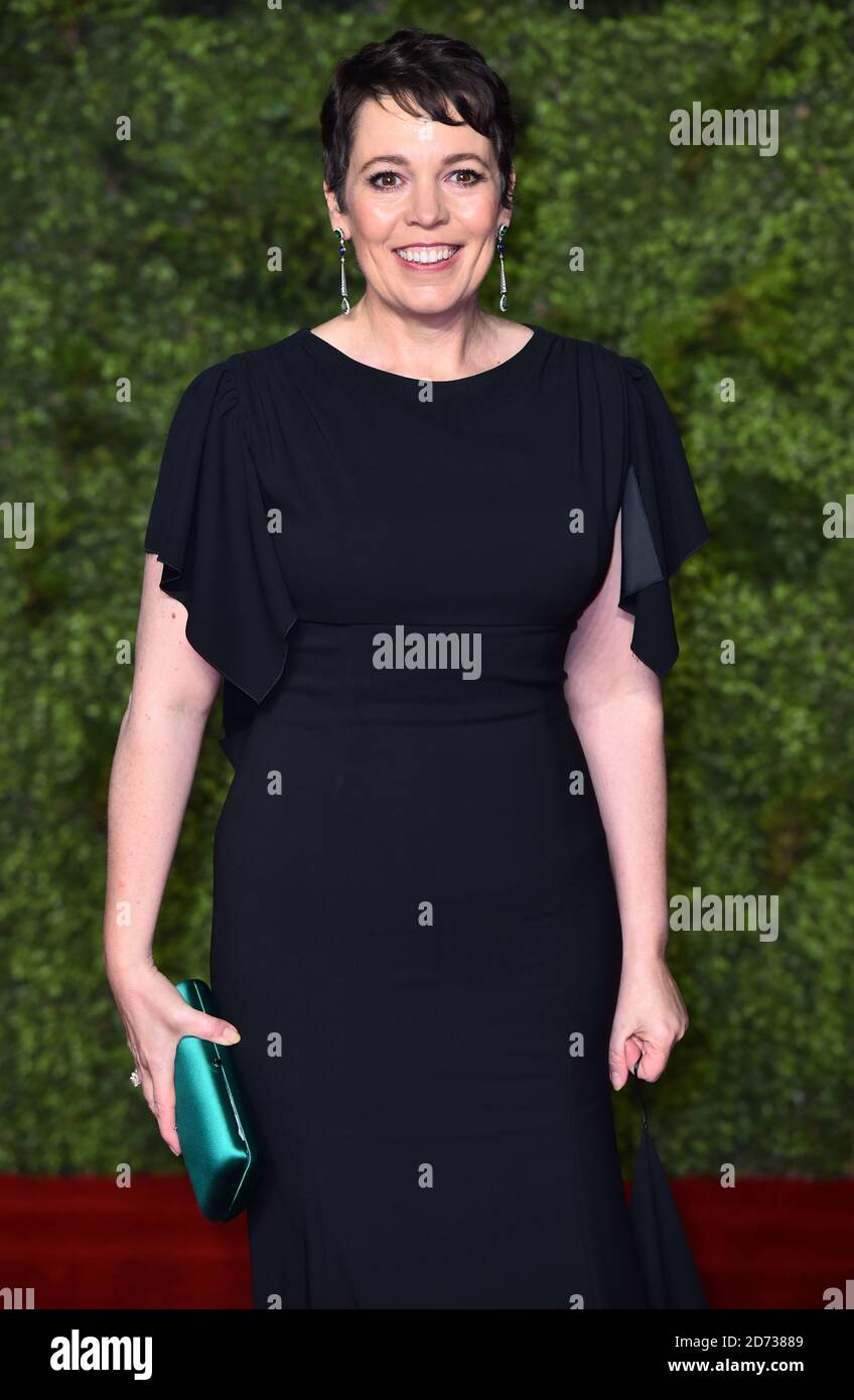 Olivia Colman assiste à la troisième première de la Couronne de Netflix, qui s'est tenue au Curzon Mayfair à Londres. Le crédit d'image devrait se lire: Matt Crossick/EMPICS Banque D'Images