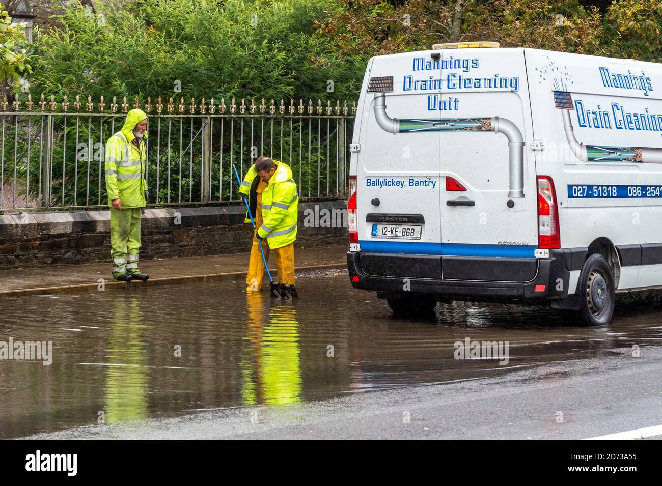 Bantry, West Cork, Irlande. 20 octobre 2020. La ville de Bantry a de nouveau inondé ce matin, moins de 2 mois après les inondations dévastatrices d'août. Les inondations ont touché environ 25 000 entreprises. Les eaux d'inondation restent des heures après l'événement. Photo: Andy Gibson crédit: AG News/Alamy Live News Banque D'Images