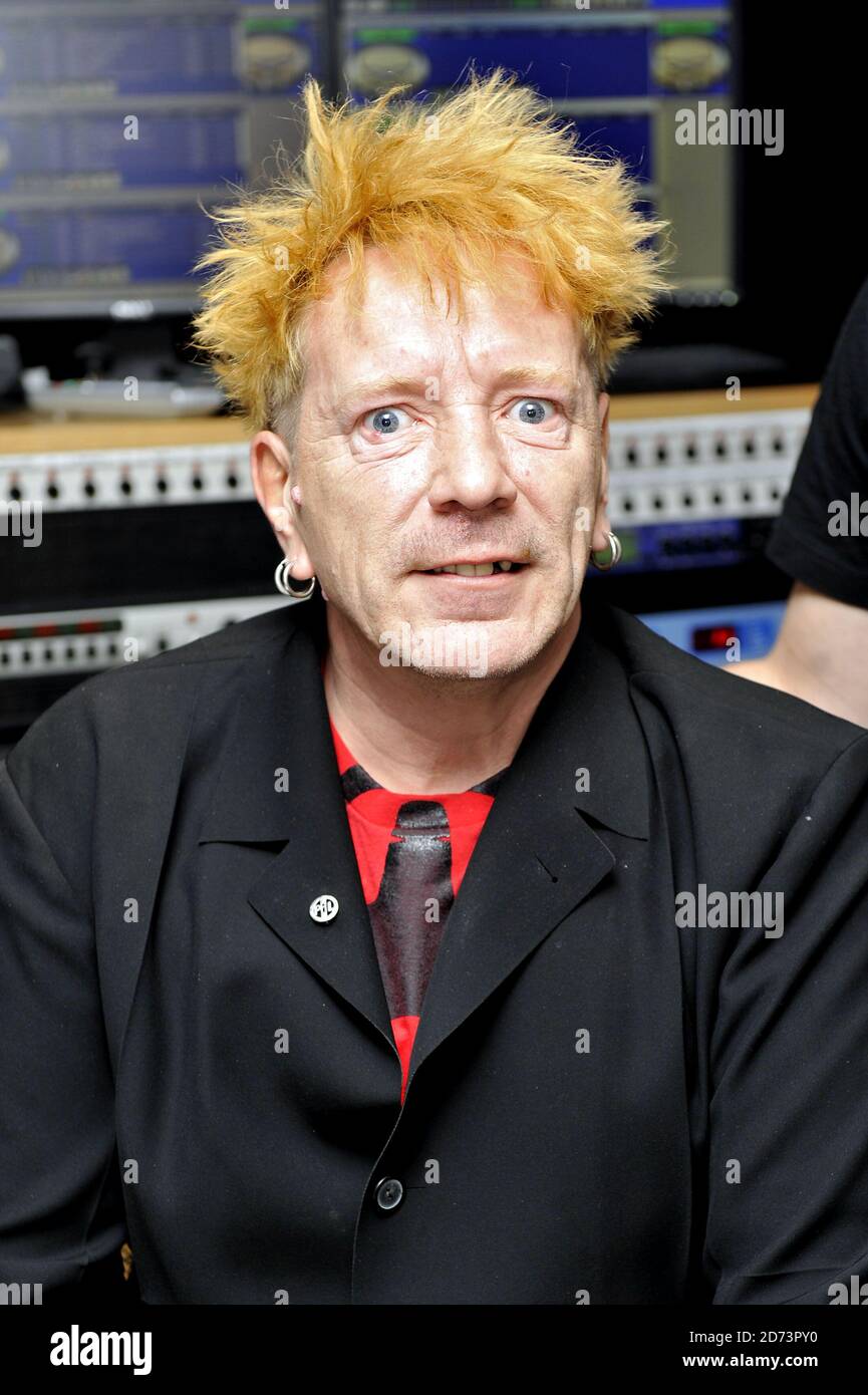 John Lydon photographié au studio Absolute radio de Londres. Banque D'Images