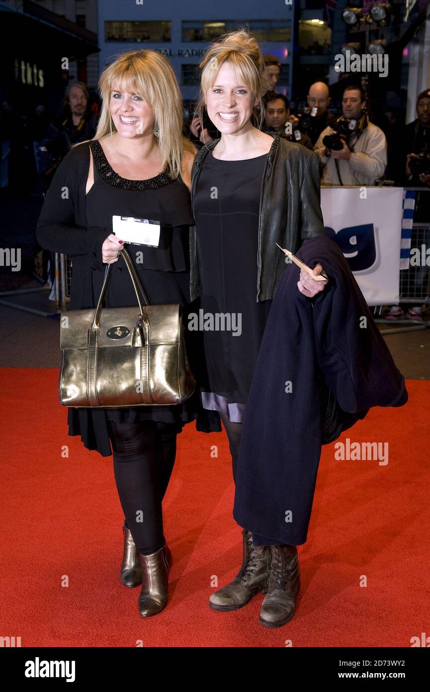 Sally Lindsay et Beth Cordingly arrivent à la première britannique des Shcriting Men, qui se tient au cinéma Odeon de Leicester Square, dans le centre de Londres. Banque D'Images