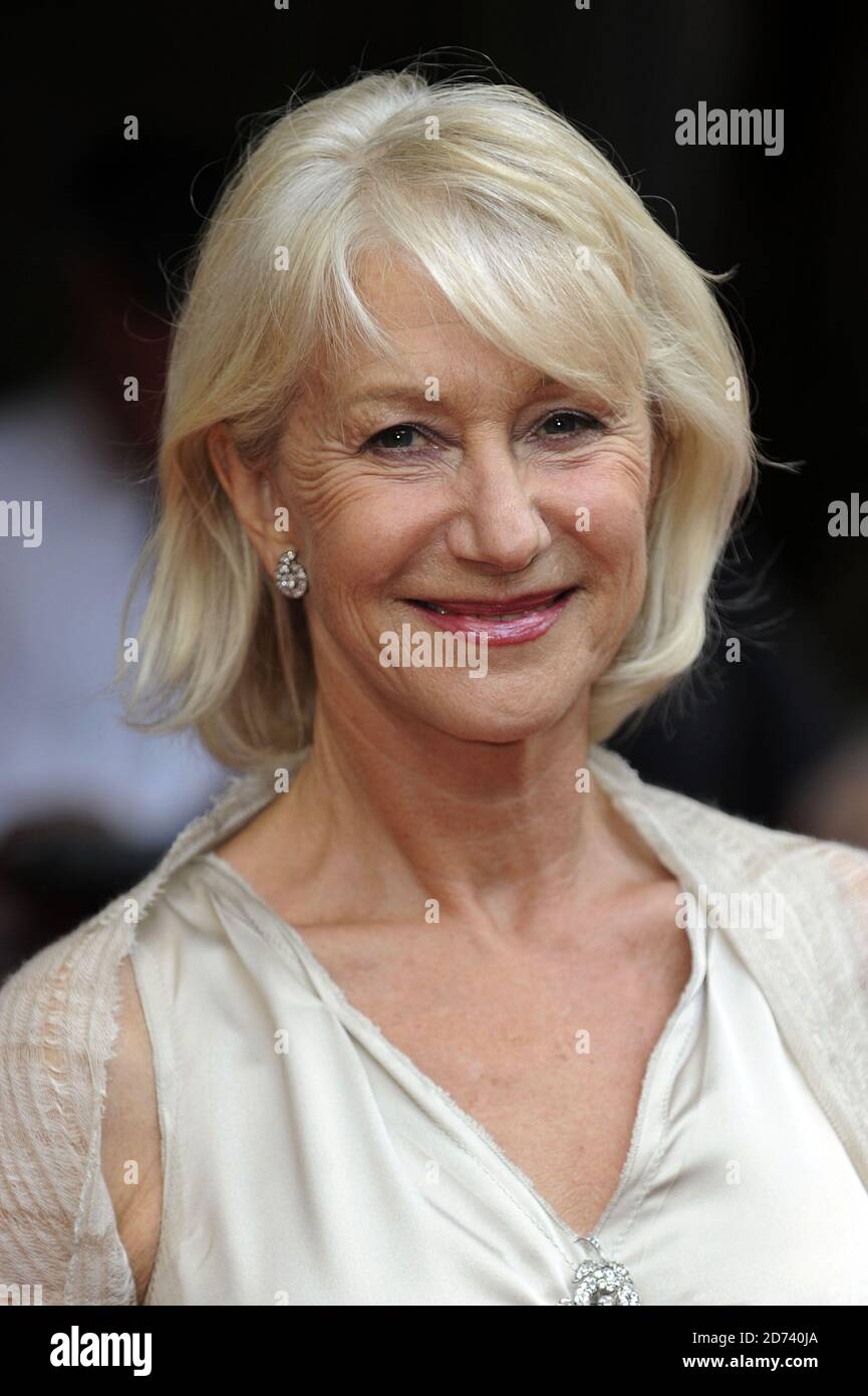 Dame Helen Mirren arrive à la première d'Arabia 3D, au cinéma Imax dans le centre de Londres. Banque D'Images