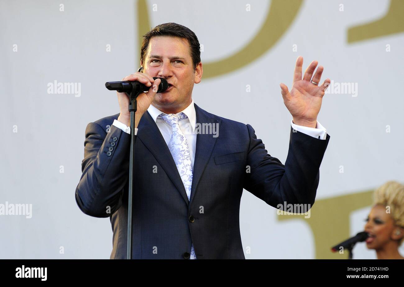 Tony Hadley de Spandau Ballet se produit au festival de l'île de Wight, à Newport, sur l'île de Wight. Banque D'Images