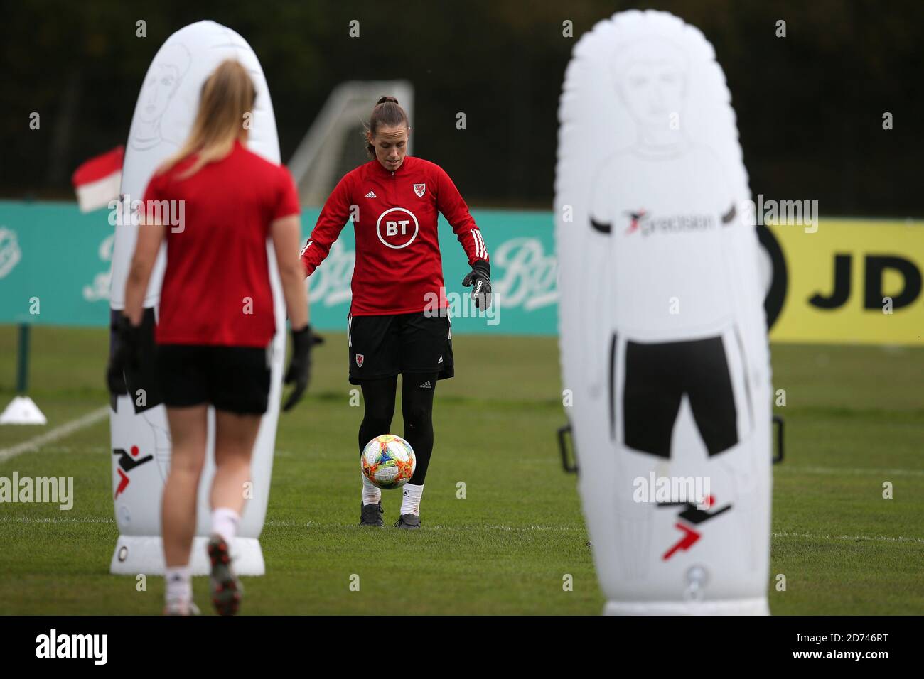 Pontypridd, Royaume-Uni. 20 octobre 2020. Laura O'Sullivan, gardien de but des femmes du pays de Galles en action (c). Qualifications à l'UEFA pour les femmes Euro 2022, séance d'entraînement de l'équipe de football des femmes du pays de Galles au USW Sports Park à Treforest. Pontypridd, pays de Galles du Sud, le mardi 20 octobre 2020. L'équipe se prépare pour les prochains matches contre les îles Féroé et la Norvège. Photo par Andrew Orchard/Alamy Live News Banque D'Images