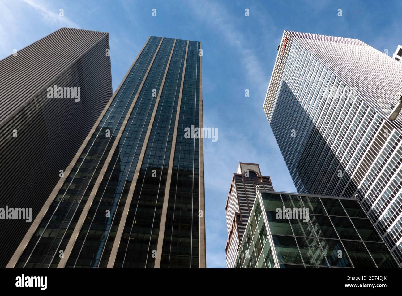 Gratte-ciels sur l'avenue des Amériques au Rockefeller Center, New York City, États-Unis Banque D'Images