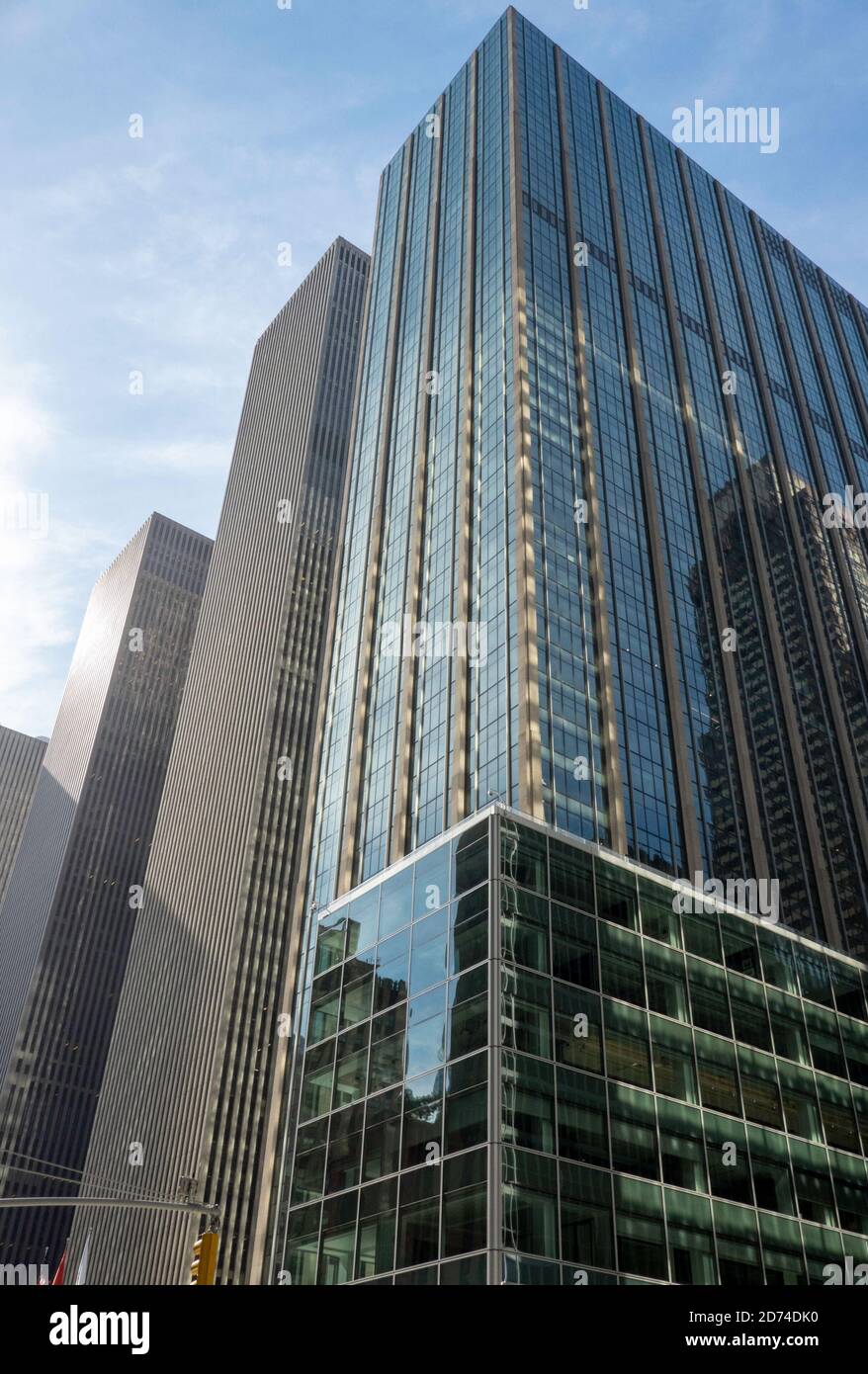 Gratte-ciels sur l'avenue des Amériques au Rockefeller Center, New York City, États-Unis Banque D'Images