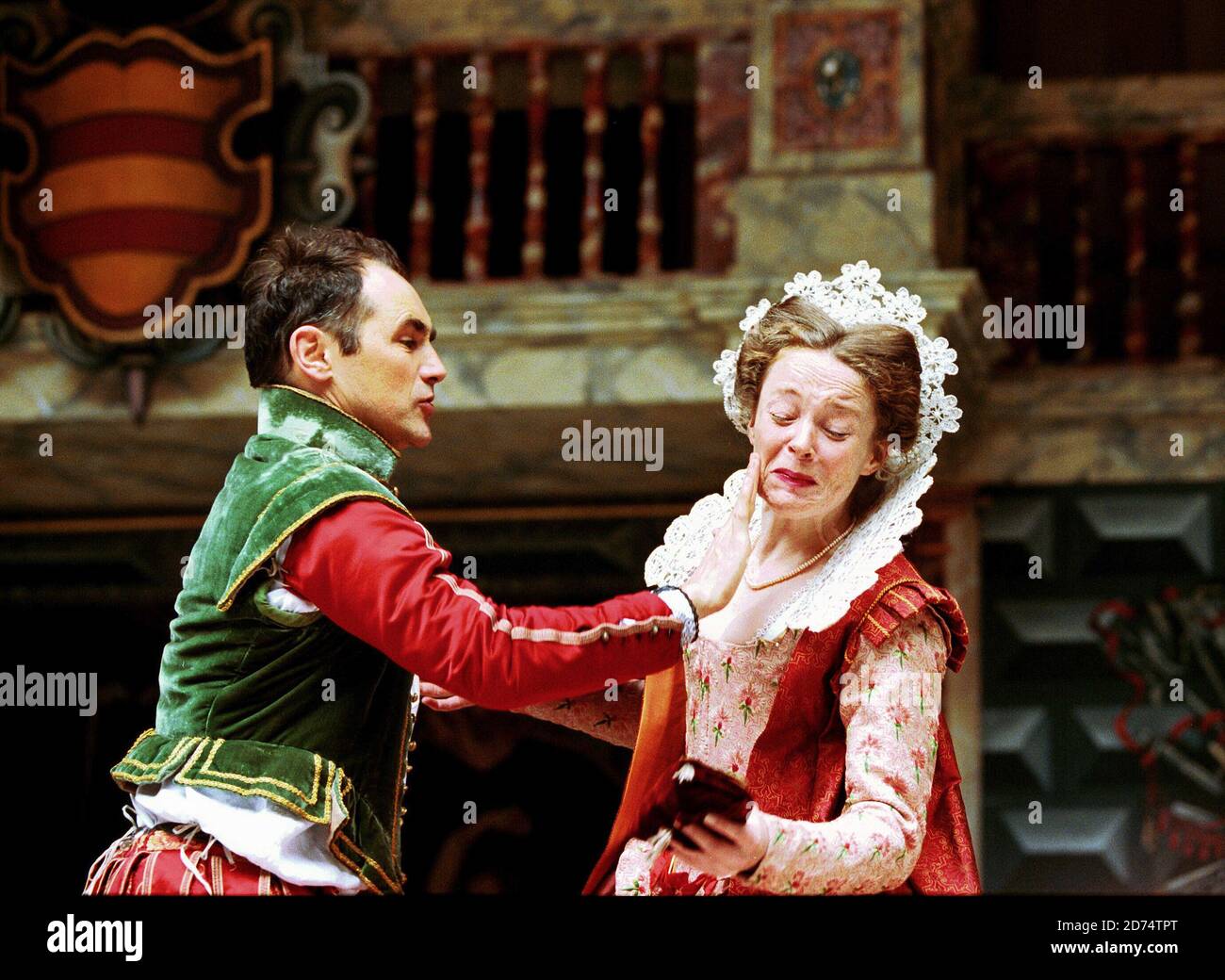 Mark Rylance (Hamlet), Penny Layden (Ophelia) au HAMEAU de Shakespeare au Globe de Shakespeare, Londres SE1 09/06/2000 Maître de vêtements et propriétés: Jenny Tiramani Maître de musique: Claire van Kampen Maître de jeu: Giles Block Banque D'Images