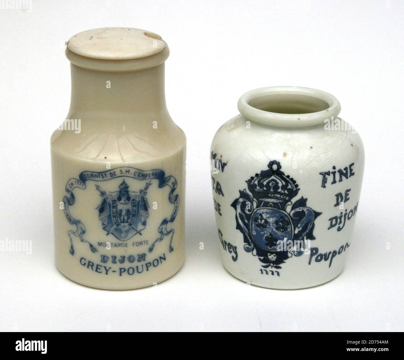 Pots de mougarde en foi Poupon gris vers 1960 Banque D'Images