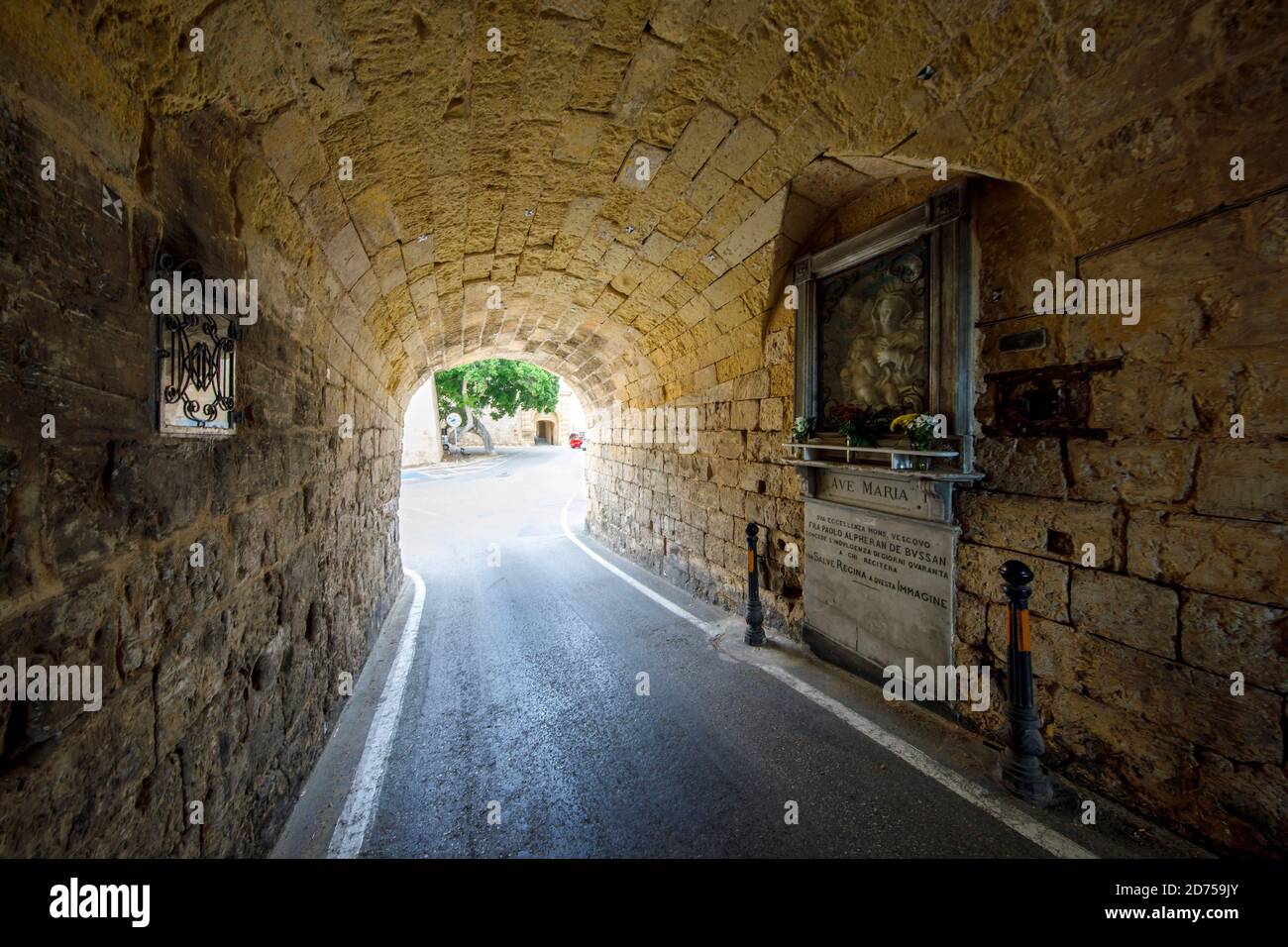 Porte de Għarreqin (menant à la porte grecque), une entrée latérale à Imdina, la vieille capitale de Malte Banque D'Images