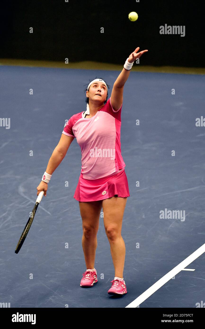 Ostrava, République tchèque. 20 octobre 2020. ***CTK POOL*** Tunisian ont Jabeur en action pendant le match contre Czech Barbora Strycova pendant le tournoi J&T Banka Ostrava Open 2020 de tennis à Ostrava, République Tchèque, 20 octobre 2020. Crédit: Jaroslav Ozana/CTK photo/Alay Live News Banque D'Images