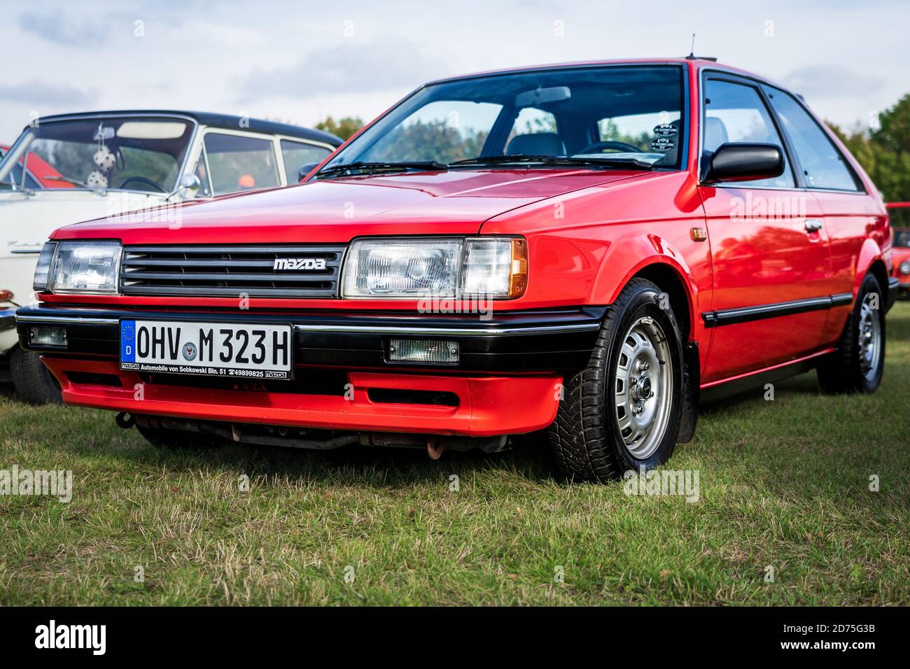 PAAREN IM GLIEN, ALLEMAGNE - 03 OCTOBRE 2020 : sous-compacte Mazda Familia GT-X Hatchback (BF). Die Oldtimer Show 2020. Banque D'Images