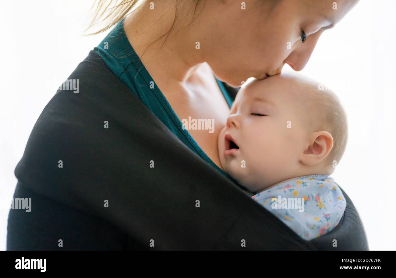Embrasse sa mère Banque de photographies et d’images à haute résolution Alamy