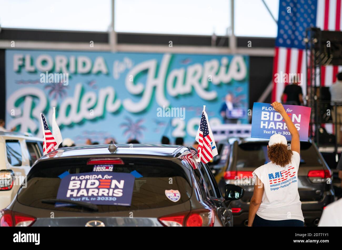 MIRAMAR, Floride, États-Unis - 13 octobre 2020 - le candidat à la présidence des États-Unis Joe Biden au rassemblement Drive-In GOTV au parc régional de Miramar - Miramar, Floride, États-Unis - Banque D'Images