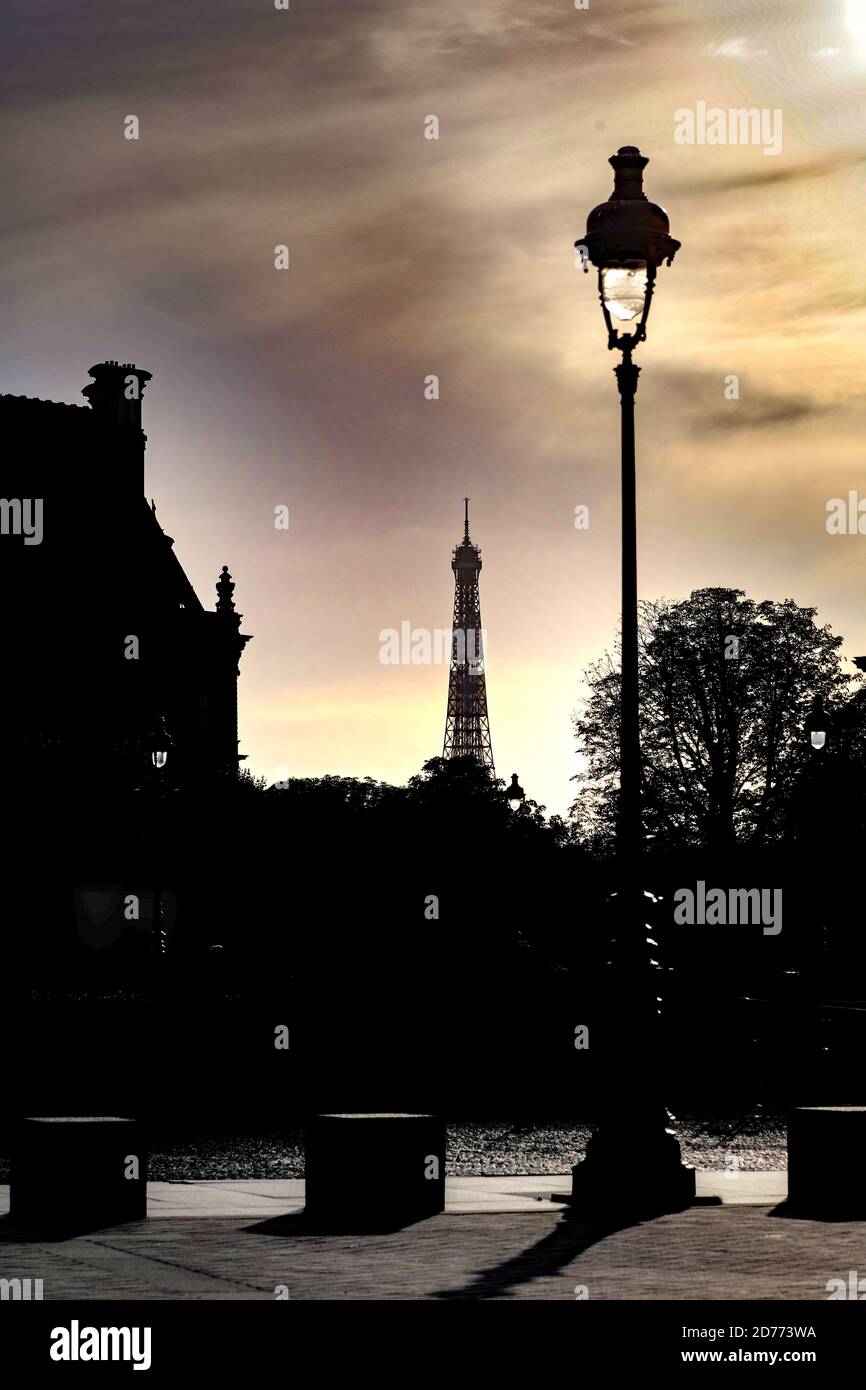 Pyramide du Louvre Banque D'Images