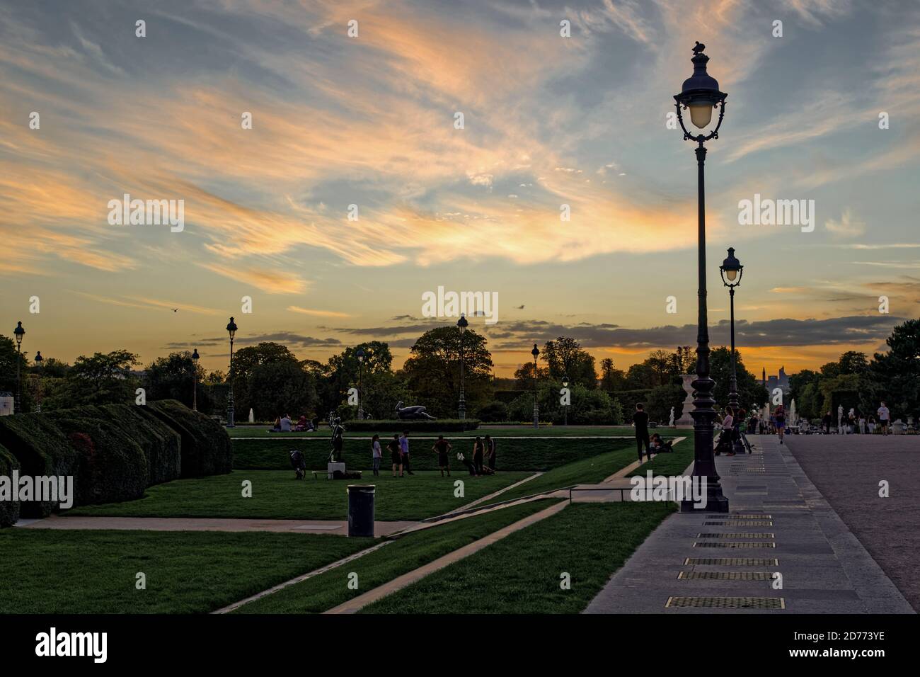Pyramide du Louvre Banque D'Images