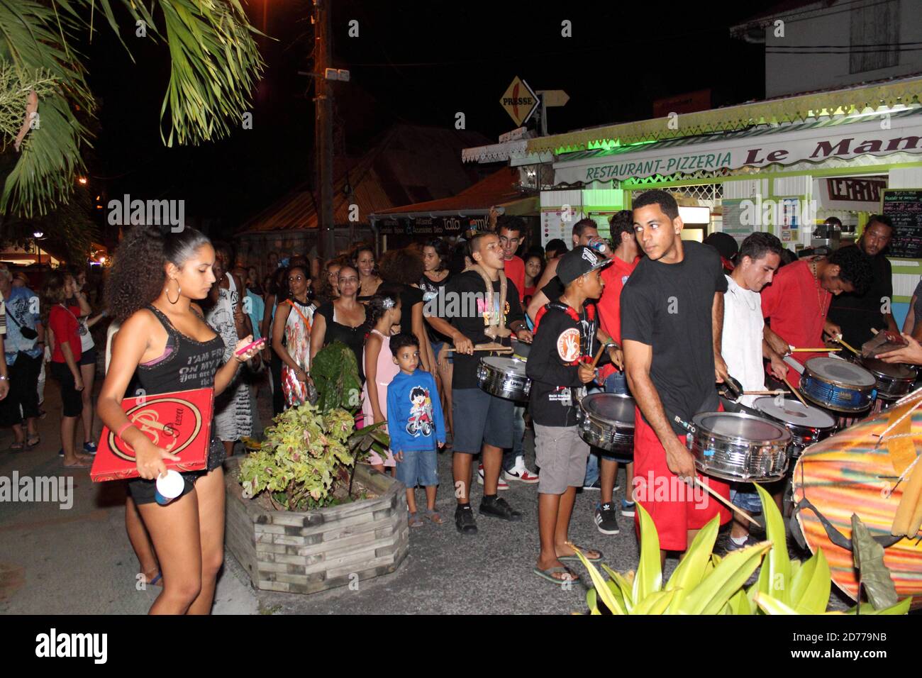 Carnaval aux Saintes Guadeloupe la nuit Banque D'Images
