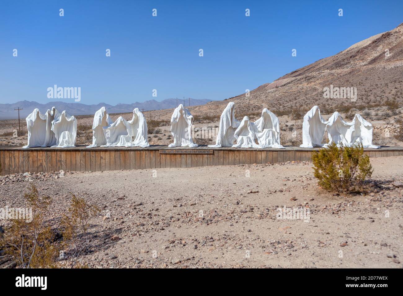 Statues dans la ville fantôme de Rhyolite, Nevada Banque D'Images