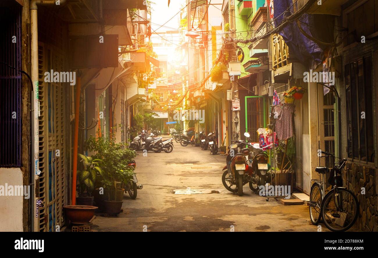 Petite rue Banque de photographies et d’images à haute résolution - Alamy