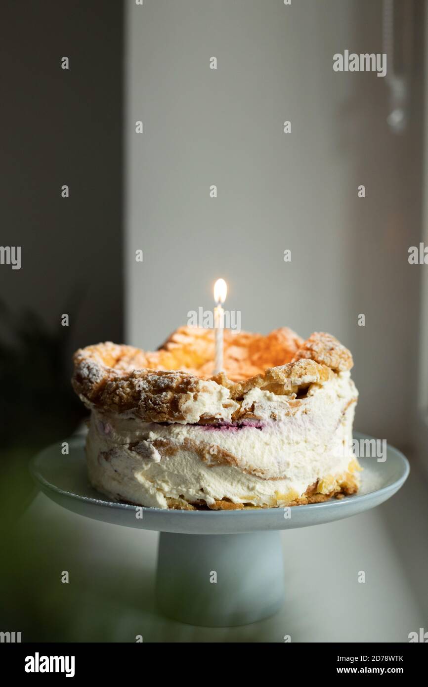 Gateau Polonais A La Creme De Montagne Carpathian Karpatka Maison Photo Stock Alamy