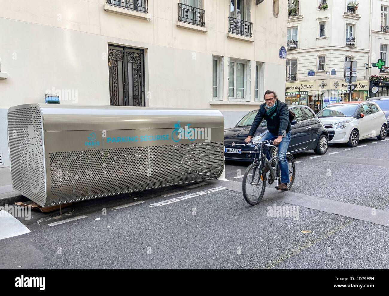 Secure bike parking Banque de photographies et d images a haute resolution Alamy