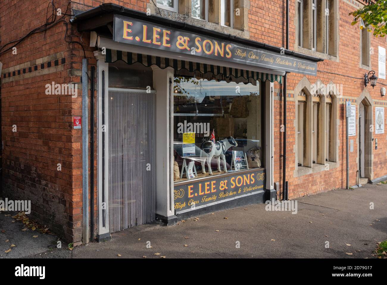 E Lee and Sons, Family Butchers, magasin à Earls Barton, Northamptonshire, Royaume-Uni Banque D'Images