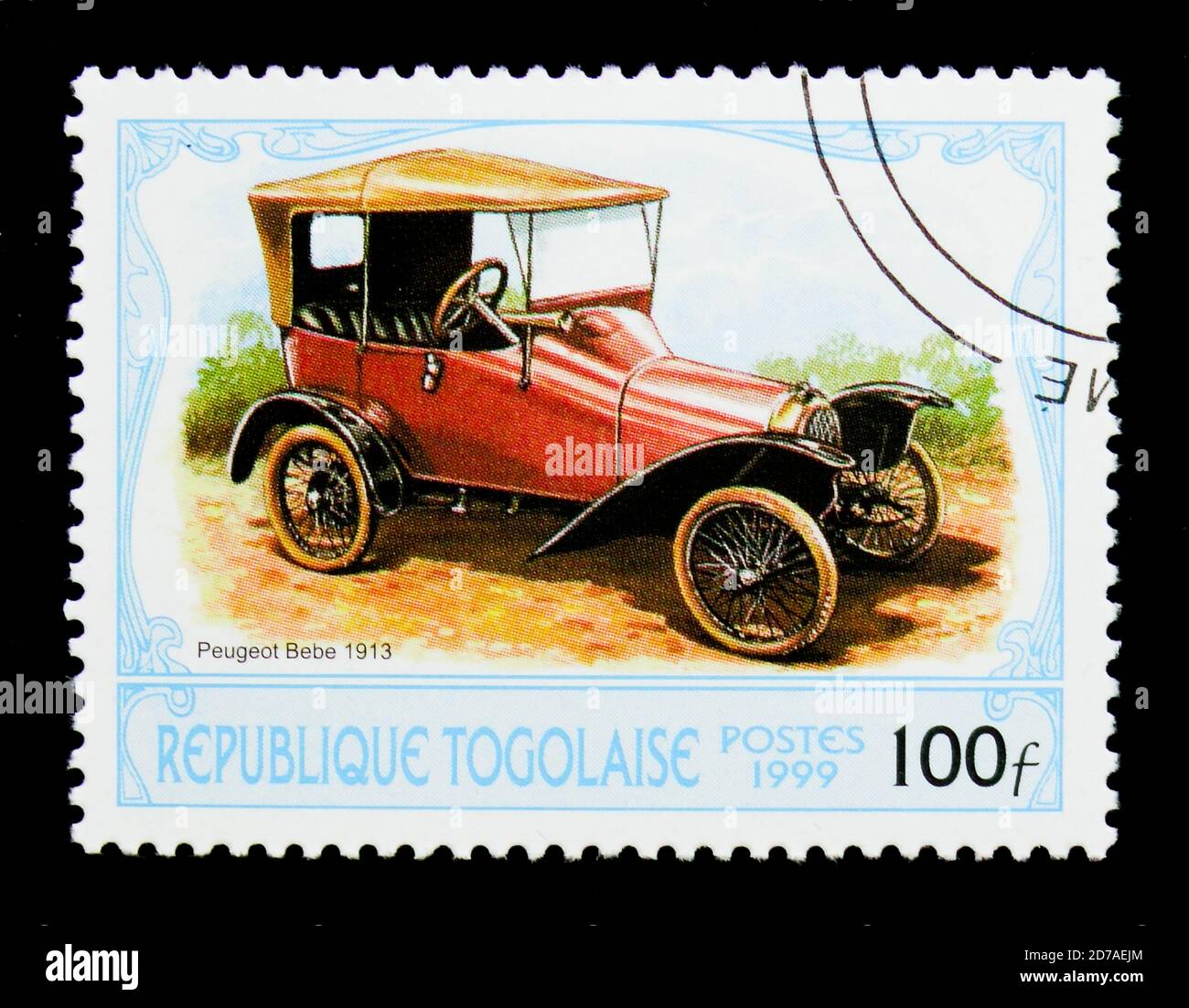 MOSCOU, RUSSIE - 26 NOVEMBRE 2017 : un timbre imprimé au Togo montre 1913 Peugeot Bebe, série d'automobiles antiques, vers 1999 Banque D'Images